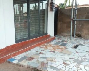 Down Shop For Rent in Lapaz, Alhaji